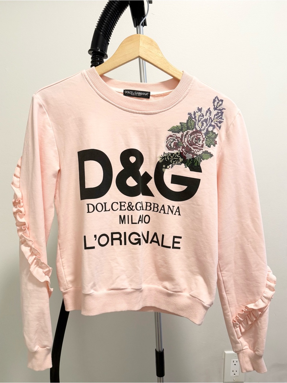New Dolce & Gabbana Peach D&G Logo Sweatshirt with Floral Embroidery